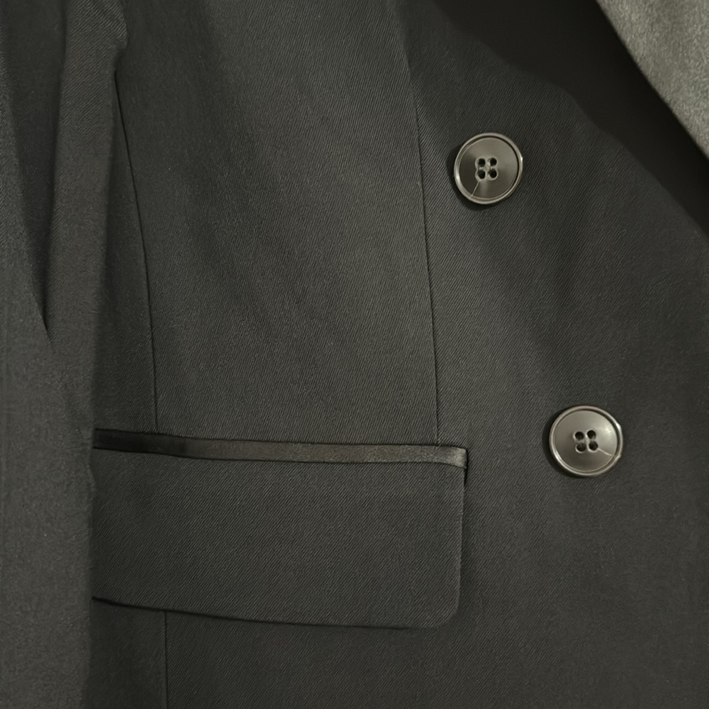 Cropped Tuxedo Blazer - Picture 7 of 11